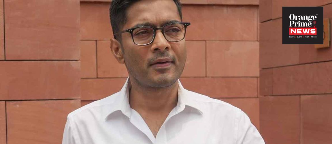 দমদম বিমানবন্দর কাণ্ডে মুখ খুললেন অভিষেক, ‘পরিকল্পিত হামলায় কণ্ঠরোধ করা যাবে না’