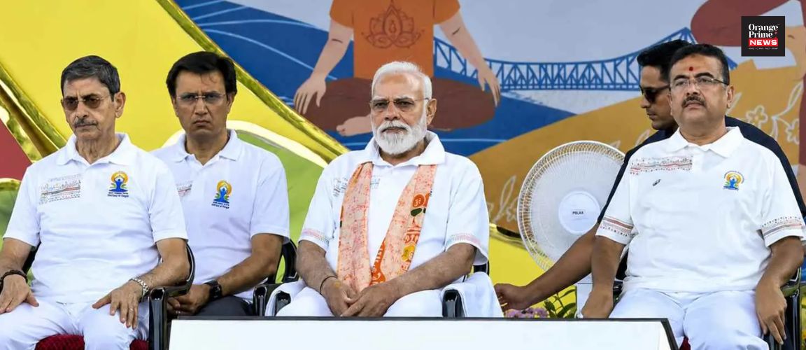 রেড রোডে আন্তর্জাতিক যোগ দিবসের মহাসমাবেশ, প্রধানমন্ত্রী মোদির সঙ্গে যোগাভ্যাসে মুখ্যমন্ত্রী শুভেন্দু অধিকারী